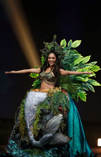 epa07222206 Miss Peru Romina Lozano poses in her national costume during the Miss Universe 2018 national costume contest at Nongnooch International Convention and Exhibition Center in Pattaya, Chonburi province, Thailand, 10 December 2018. Women representing 94 nations participate in the 67th beauty pageant Miss Universe 2018 which will be held in Bangkok on 17 December 2018. EPA-EFE/RUNGROJ YONGRIT EDITORIAL USE ONLY ORG XMIT: RUN1382