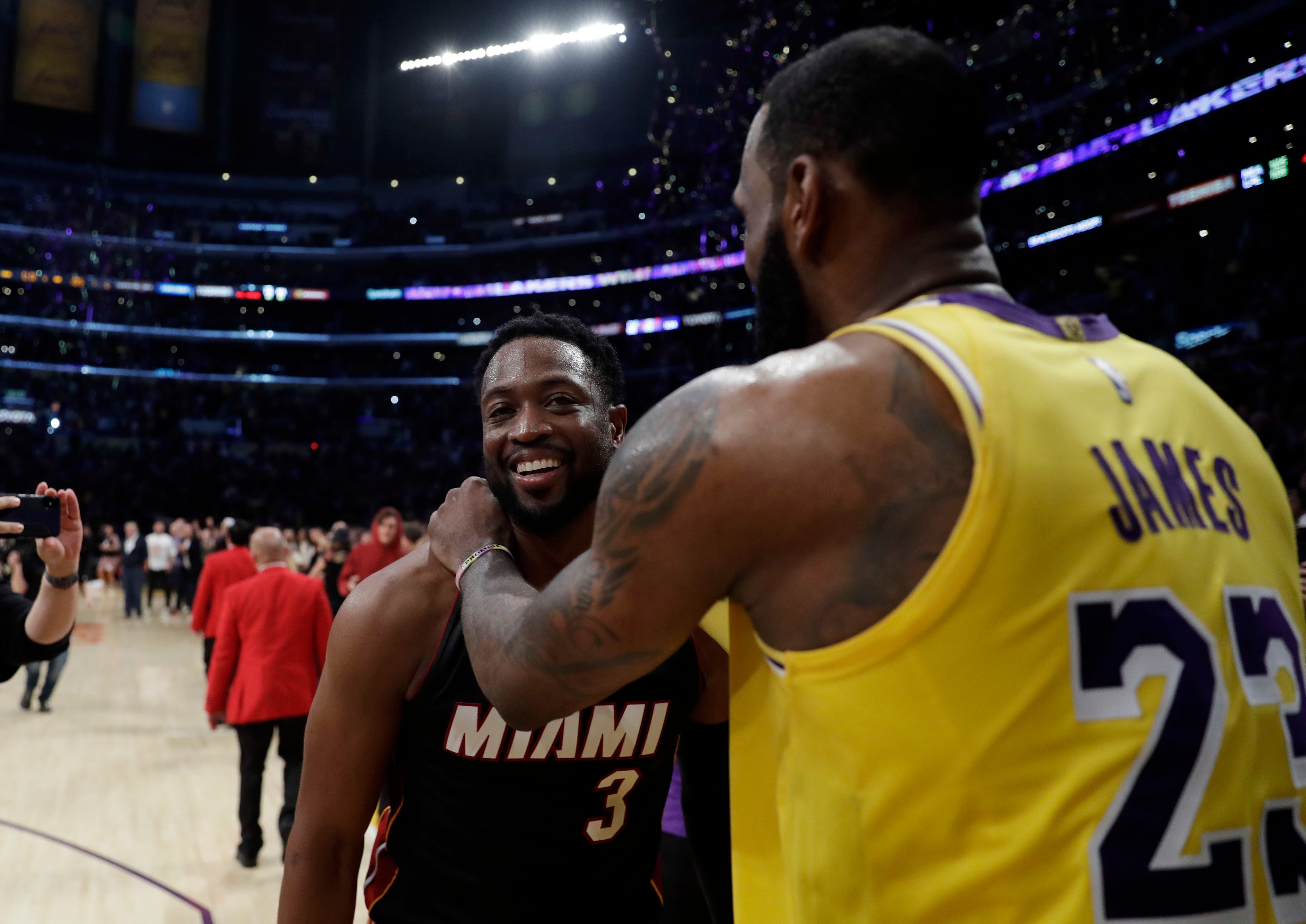 dwyane wade in lakers jersey