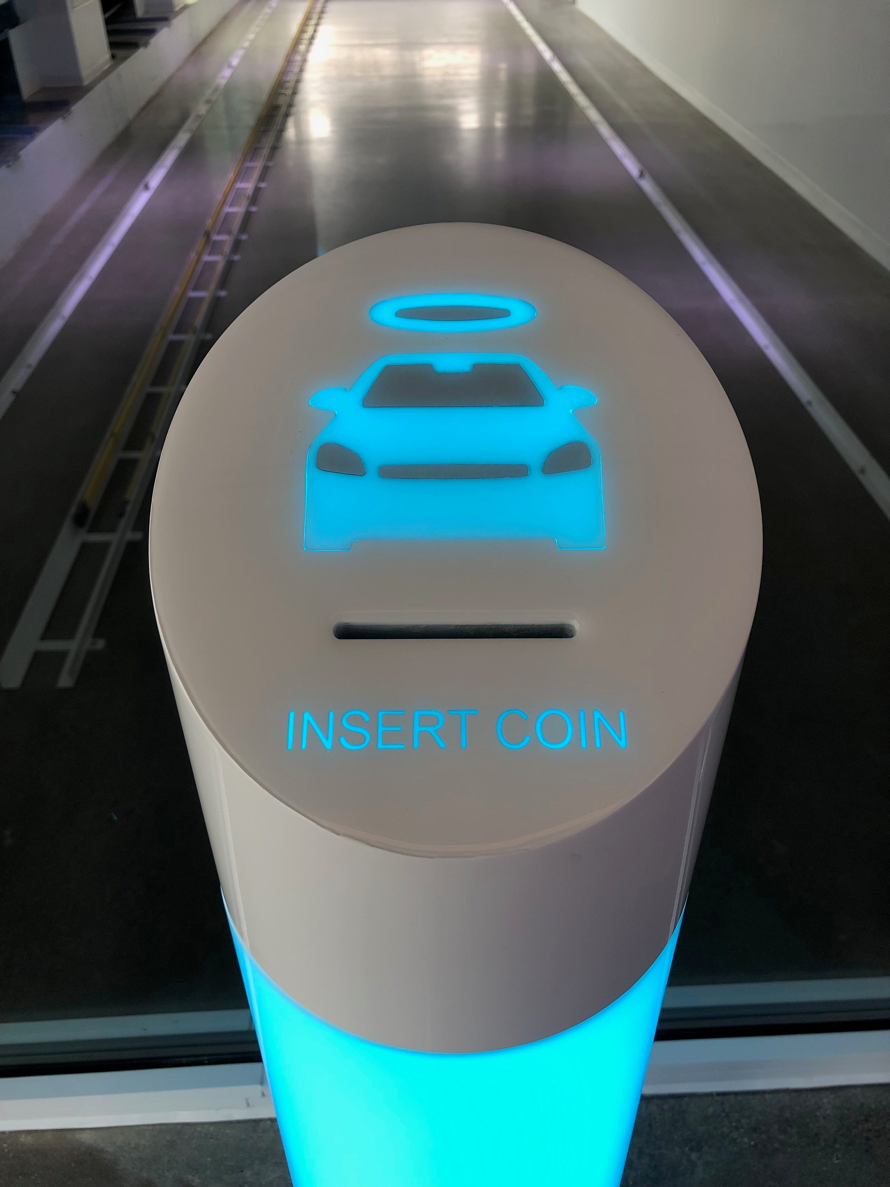 Carvana Car Vending Machine Now Open Near I 69 In Indianapolis