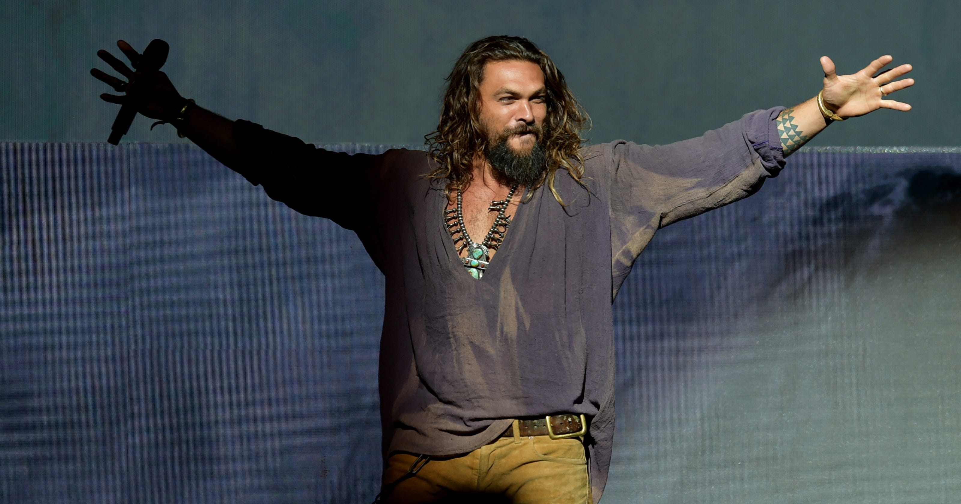 Jason Momoa Shaves Off Famed Beard Watch It Happen
