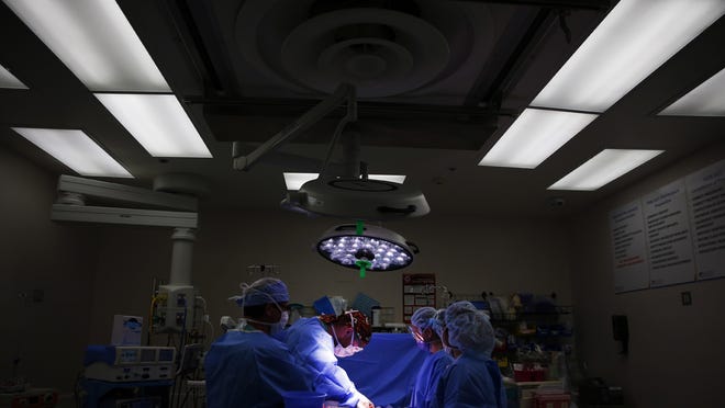 A Doctor A Burned Girl And 276 Days In A Phoenix Hospital