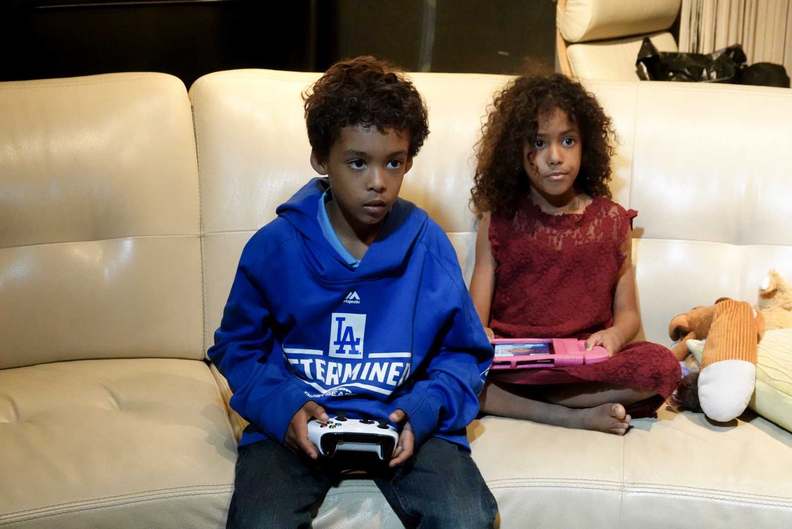 ps4 fortnite age rating