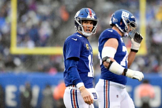 New York Giants quarterback Eli Manning (10) watches the replay after he was unable to convert on downs in the first half. The New York Giants face the Tennessee Titans in NFL Week 15 on Sunday, Dec. 16, 2018, in East Rutherford.