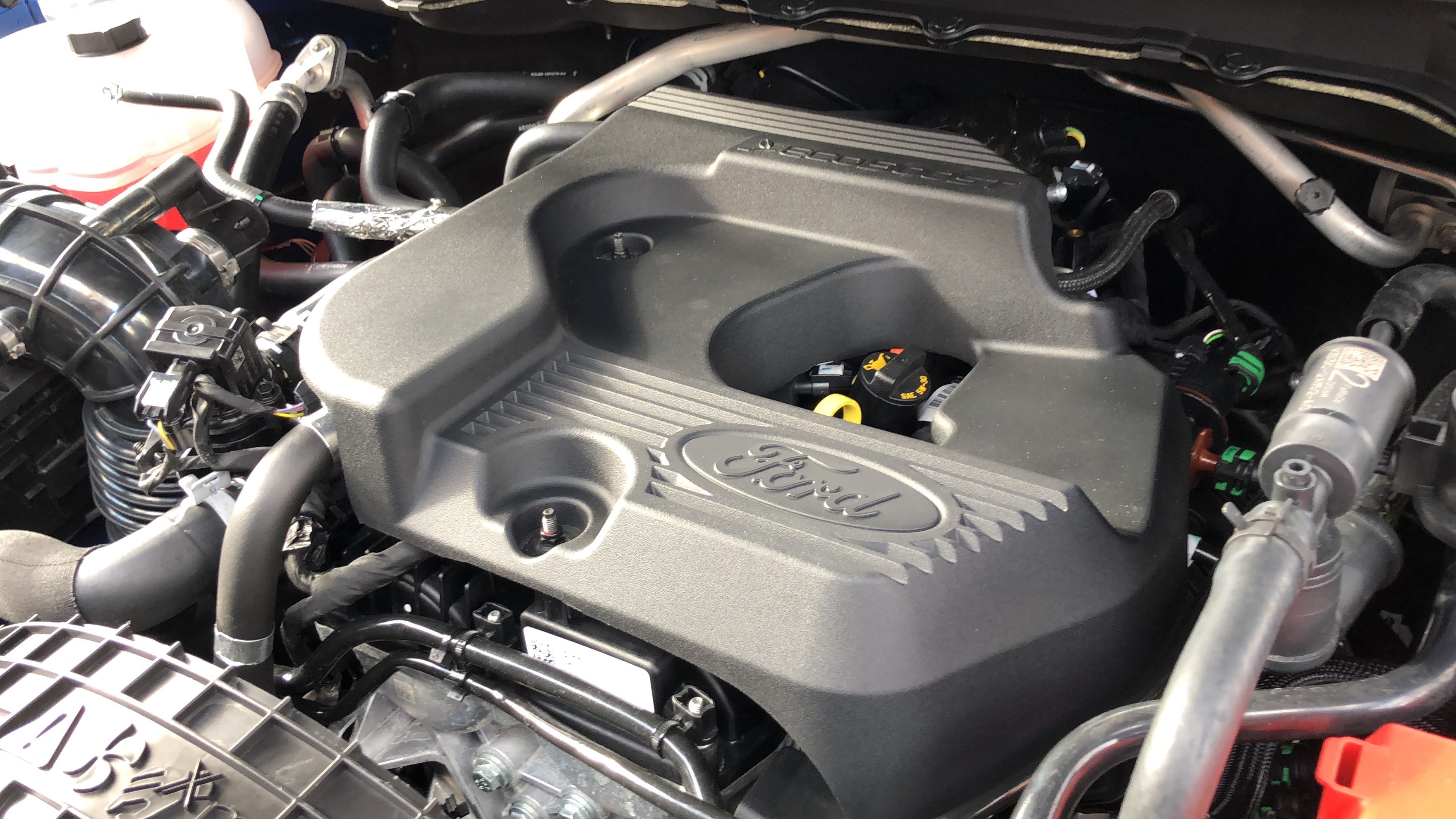 2019 Ford Ranger drive shows it's fit for city and off road