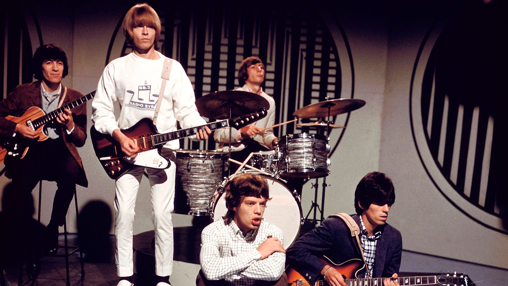 Группа 50 17. Группа the Rolling Stones. Группа the Rolling Stones 1967. Роллинг стоунз 1965. Группа the Rolling Stones молодые.