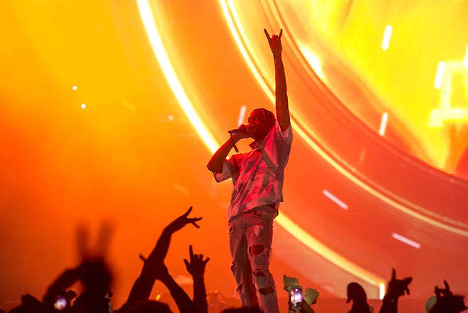 Travis Scott Dec 18 Concert Review More Is More With This Showman