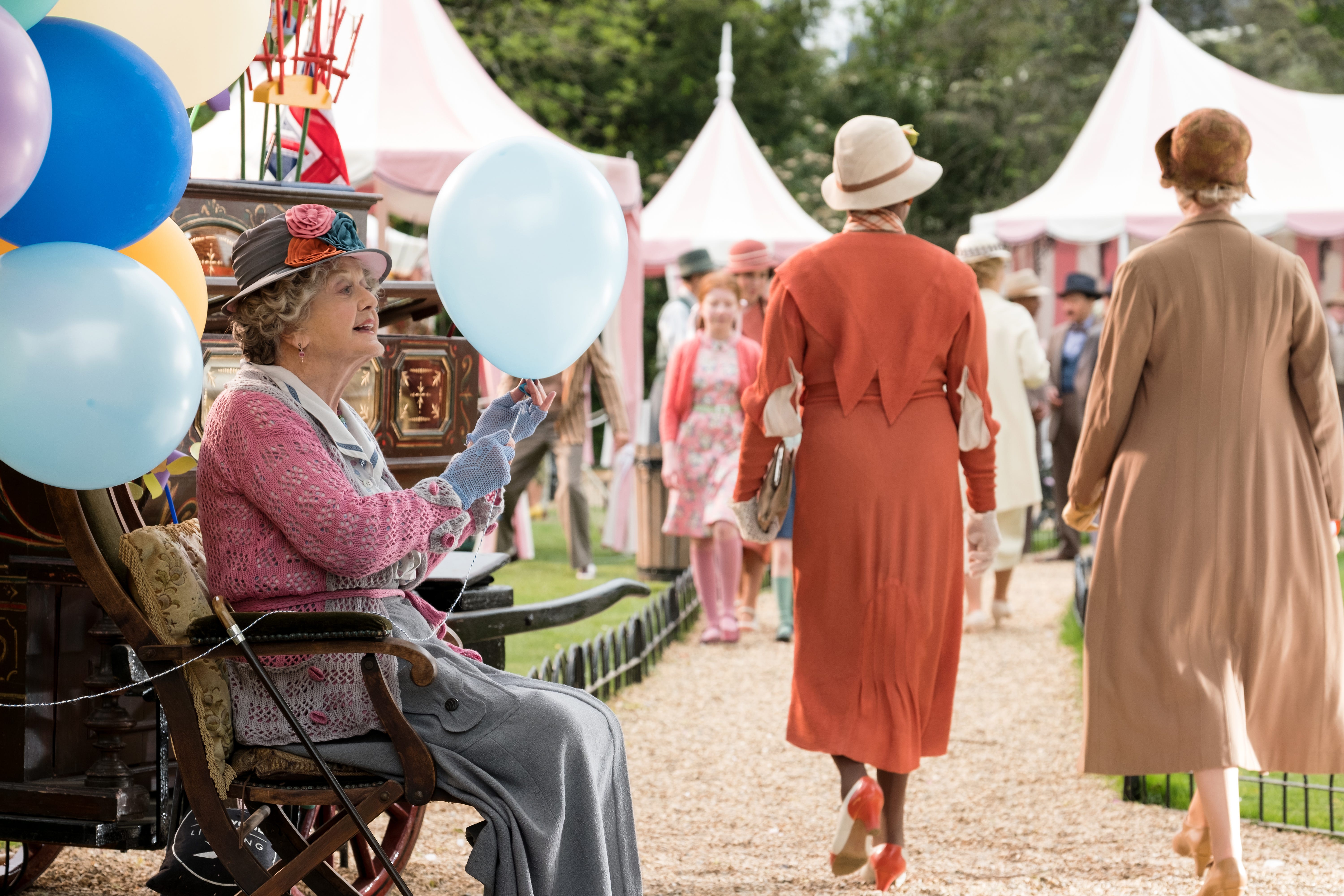 Basistheorie nicht longontsteking Mary Poppins Returns': Dick Van Dyke, 91, really did that desk dance Basistheorie nicht longontsteking Mary Poppins Returns': Dick Van Dyke, 91, really did that desk dance
