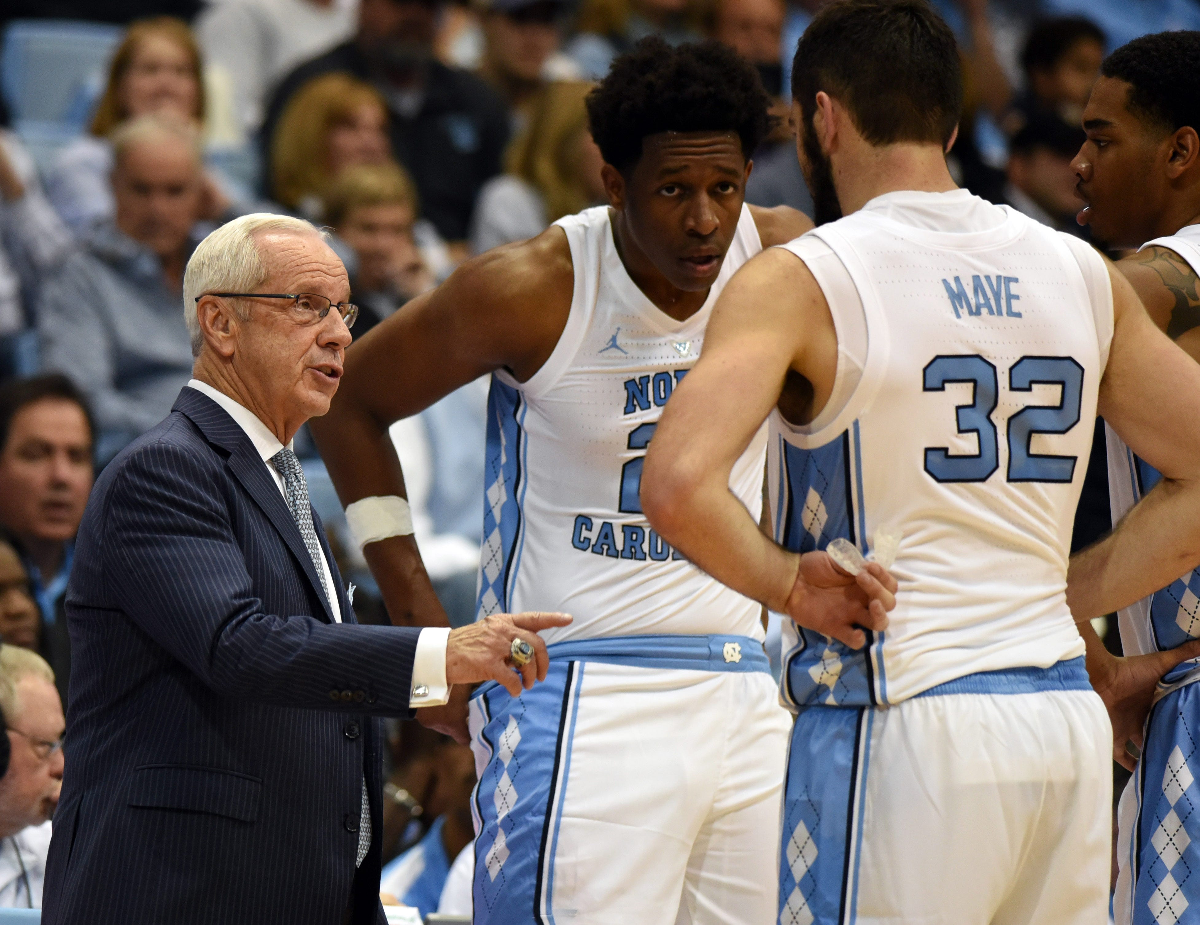 North Carolina baskeball coach Roy Williams to make nearly $4 million