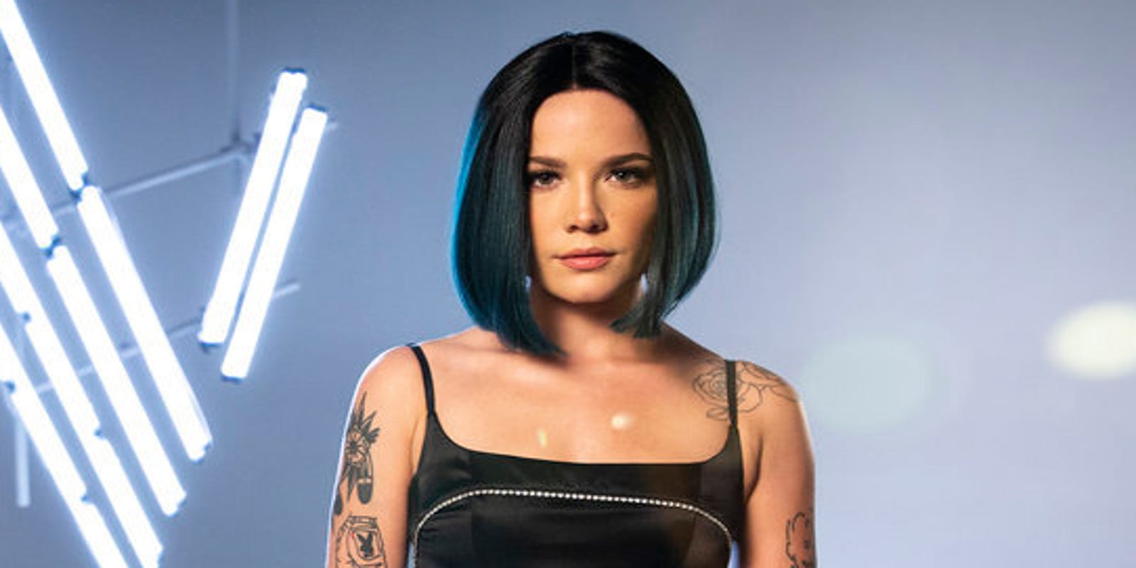 The Voice Finale Halsey Defends Routine Slams Homophobic Viewers
