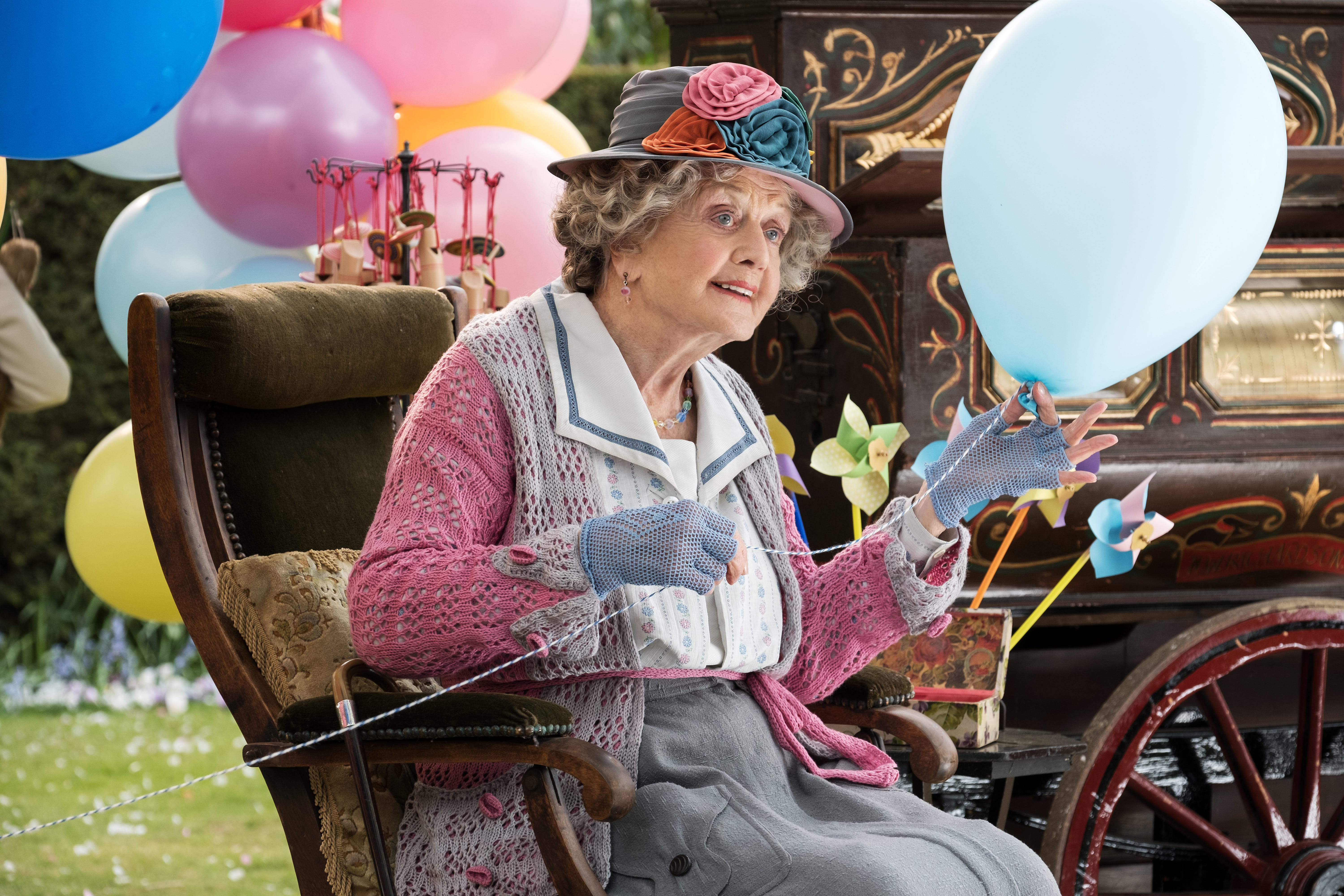 Basistheorie nicht longontsteking Mary Poppins Returns': Dick Van Dyke, 91, really did that desk dance Basistheorie nicht longontsteking Mary Poppins Returns': Dick Van Dyke, 91, really did that desk dance
