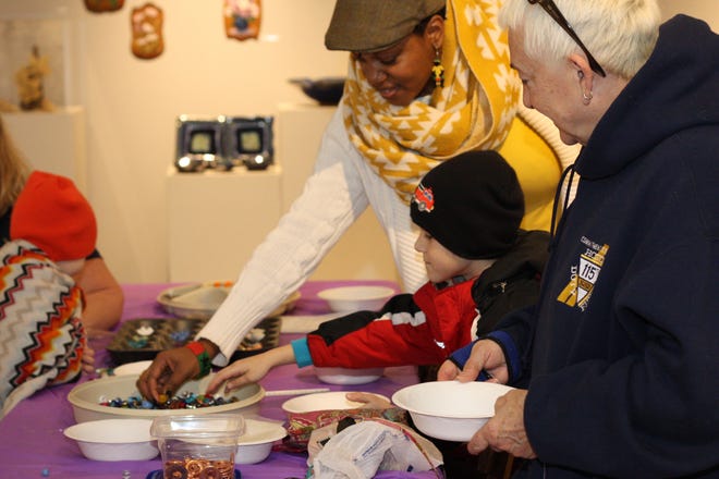This winter Wheaton Arts will offer free Family Art Workshops every other Saturday, part of the “Family Days! presented by PNC Arts Alive!” program.