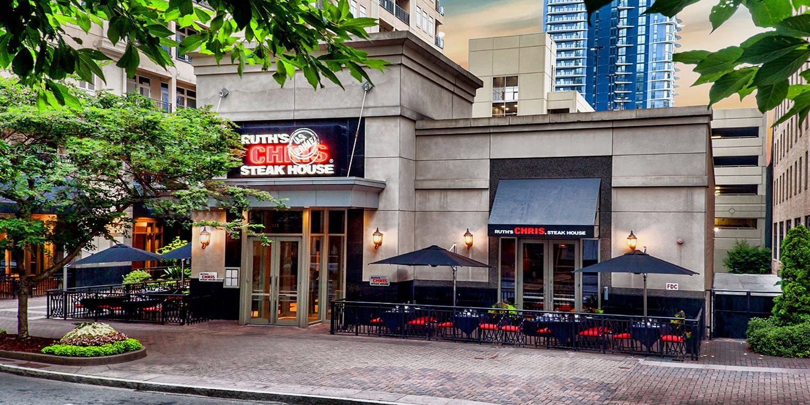 Knoxville restaurateur calls out Ruth's Chris 'You are a disgrace'