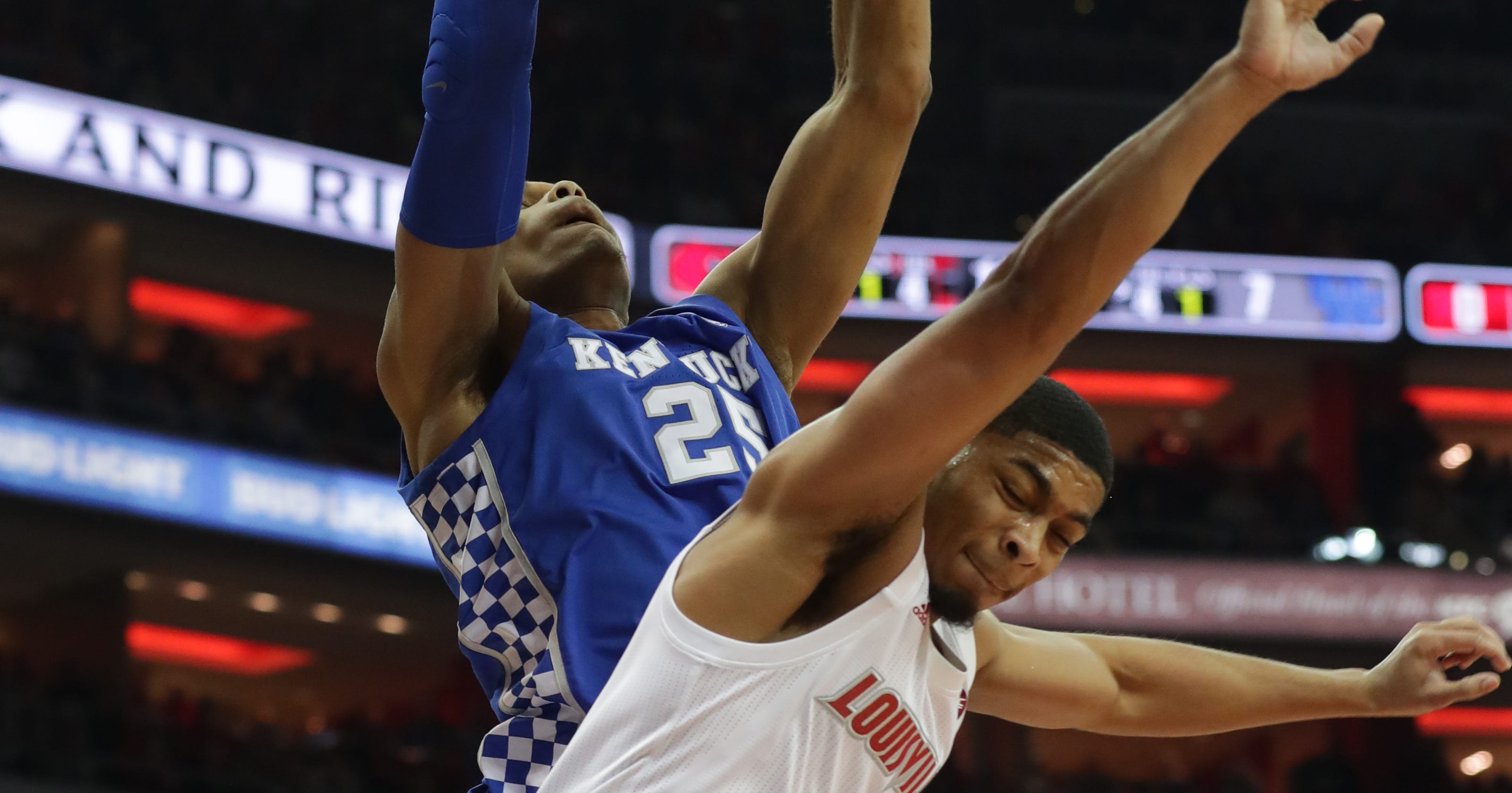 Kentucky basketball scores key win over rival Louisville