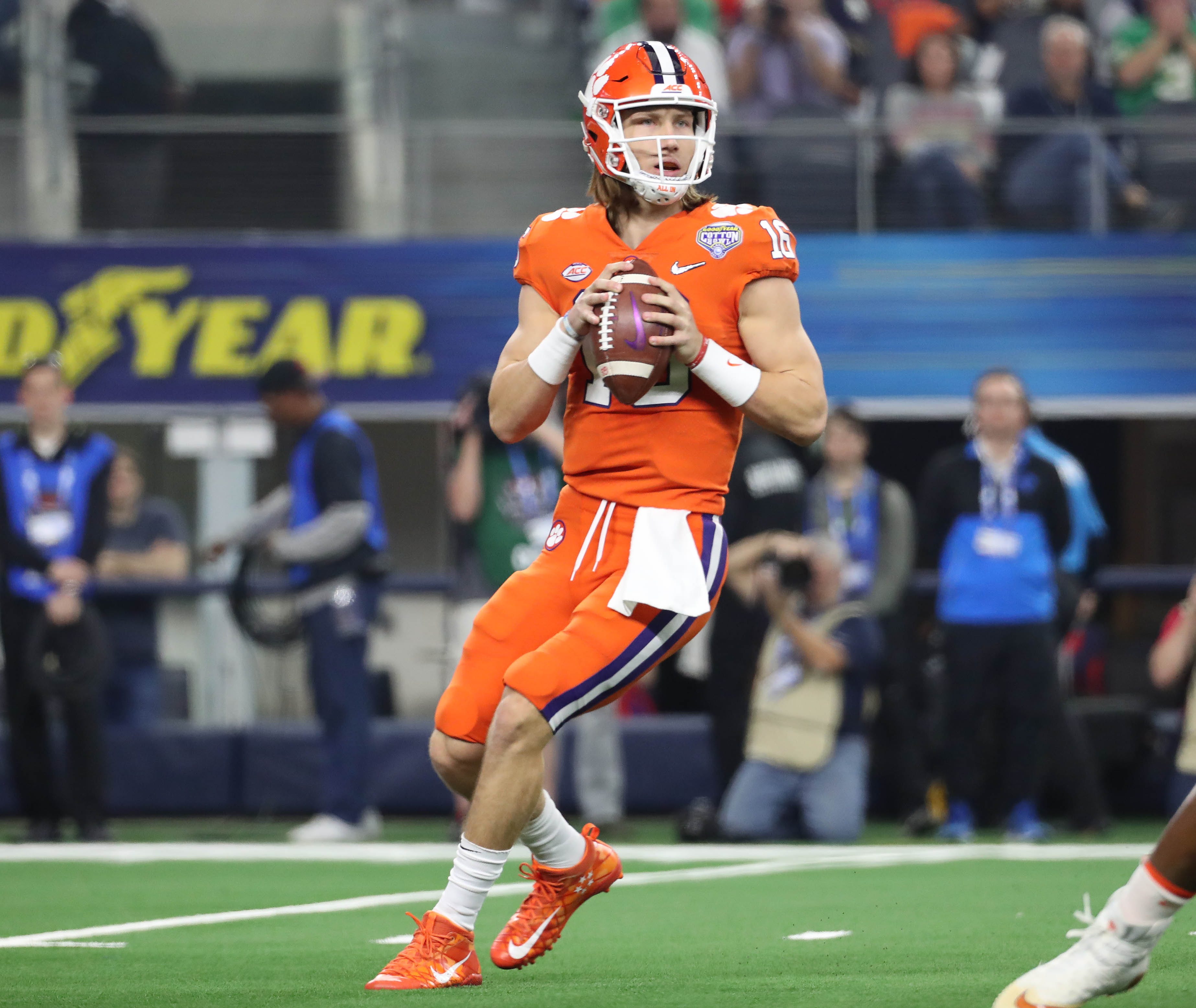 Cotton Bowl Clemson Qb Trevor Lawrence Leads Rout Of Notre Dame