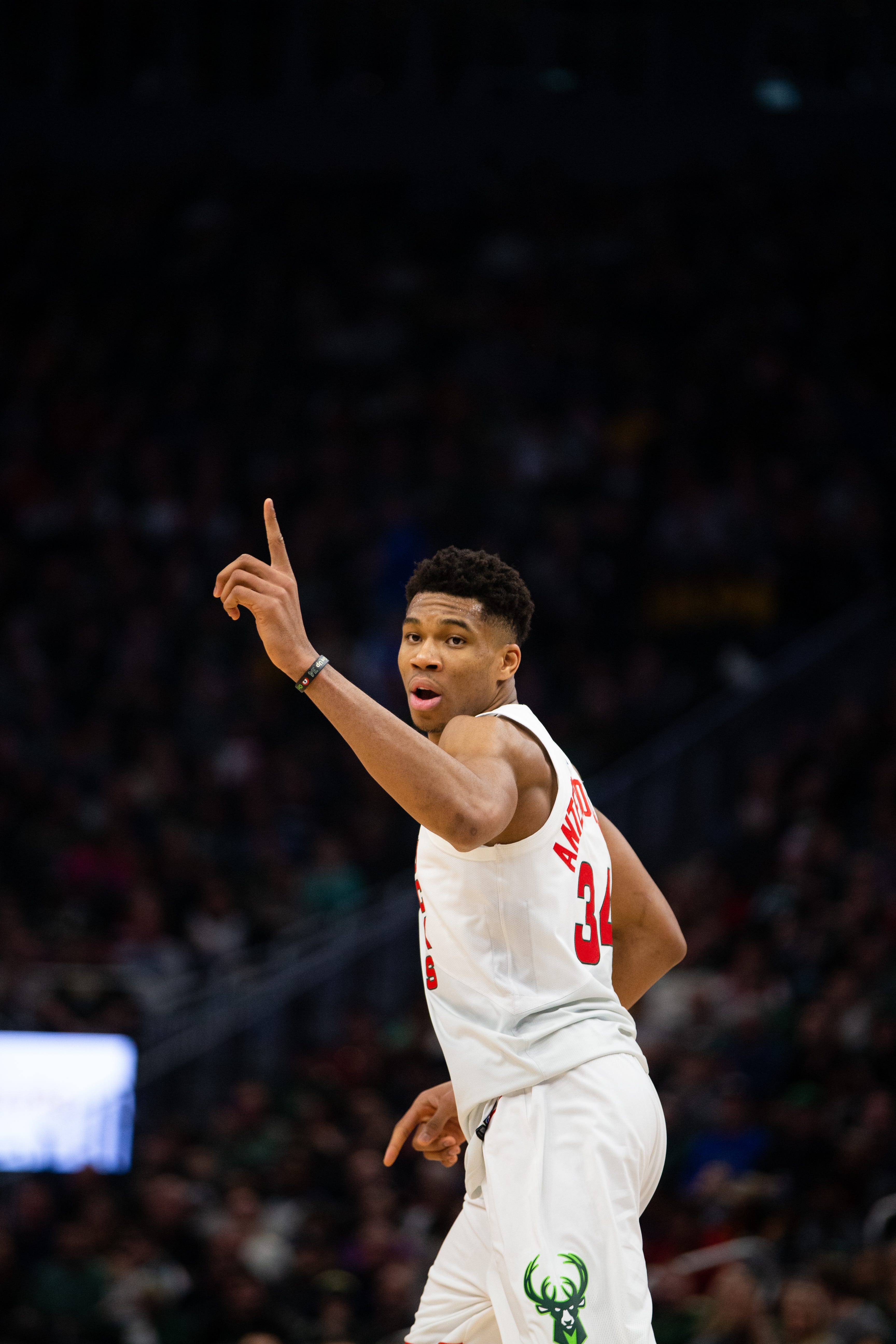Giannis leads East all-star voting 