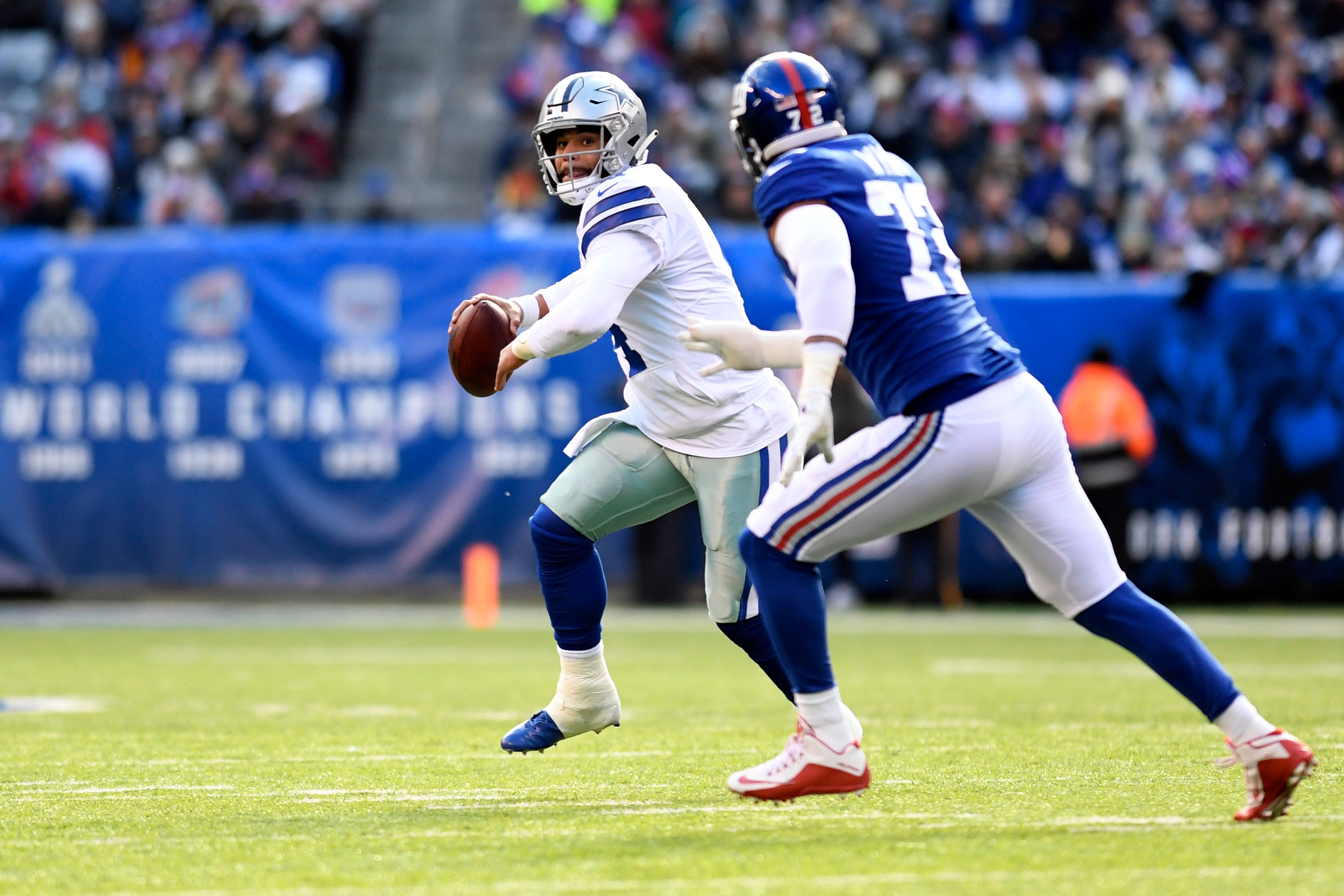 Dak Prescott throws 4 touchdown passes to lead Cowboys past Giants