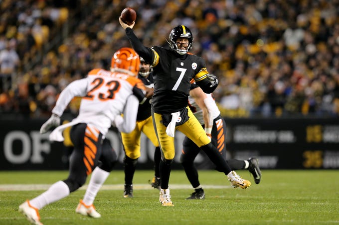 Pittsburgh Steelers quarterback Ben Roethlisberger (7) throws on the run in the fourth quarter of a Week 17 NFL football game against the Cincinnati Bengals, Sunday, Dec. 30, 2018, at Heinz Field in Pittsburgh. The Cincinnati Bengals lead 10-3 at halftime. The Pittsburgh Steelers won 16-13. 