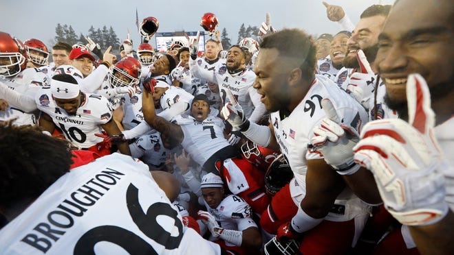 Uconn Leaving Aac Scheduling Revenue Tv Deal For Uc Others On Line