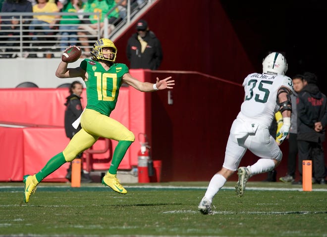 Nfl Draft Tua Tagovailoa Or Justin Herbert Nfl Execs Weigh