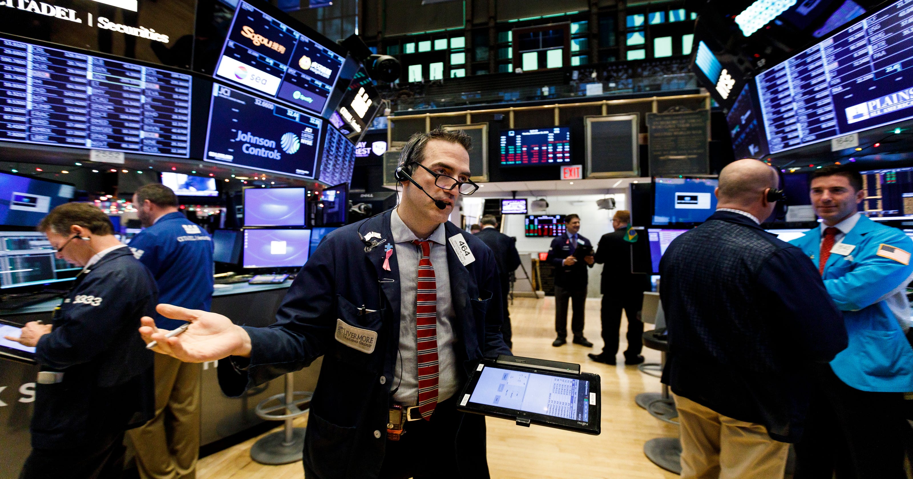 Dow rises on New Year's Eve as stock market ends losing year on a high