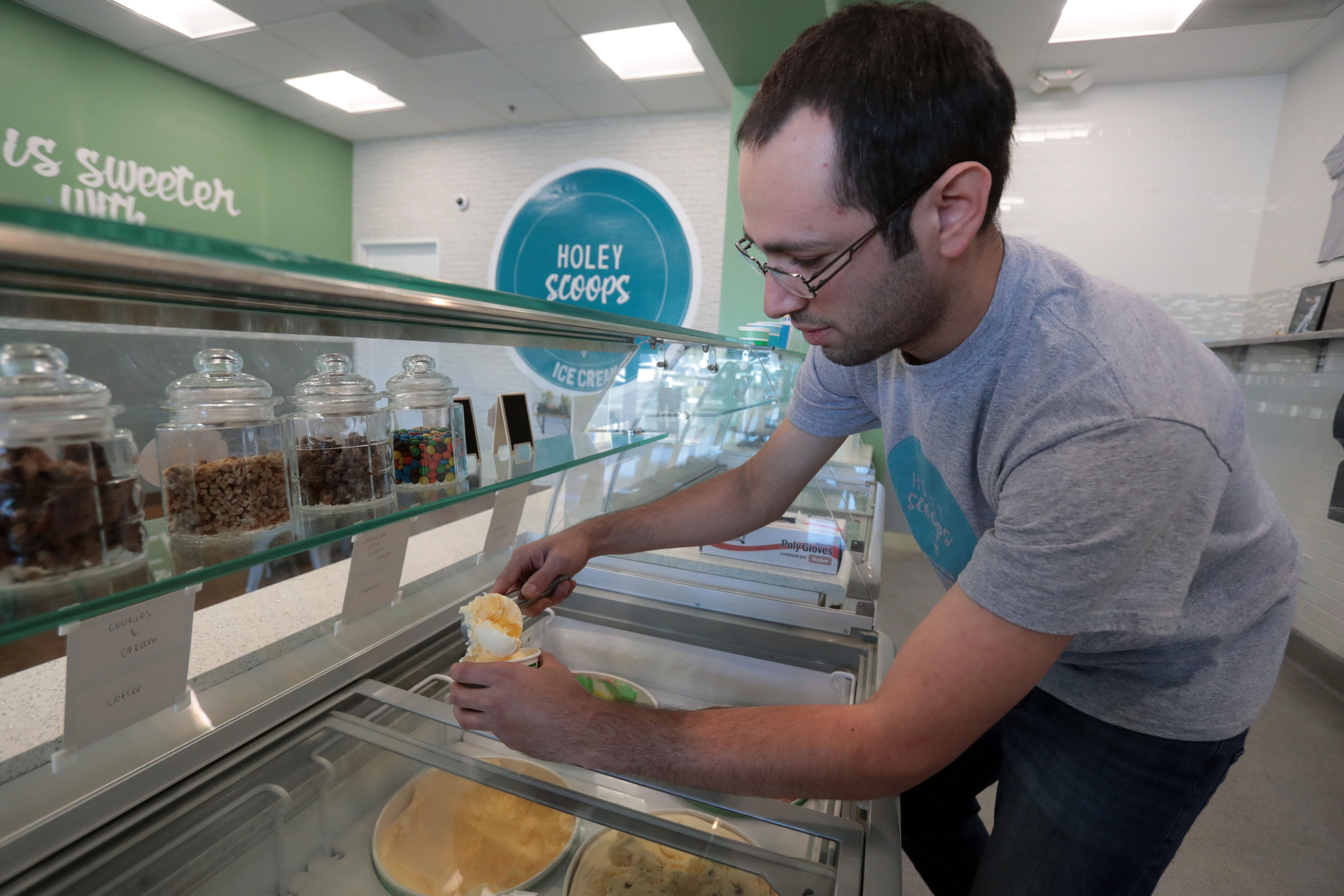 scoops ice cream jobs