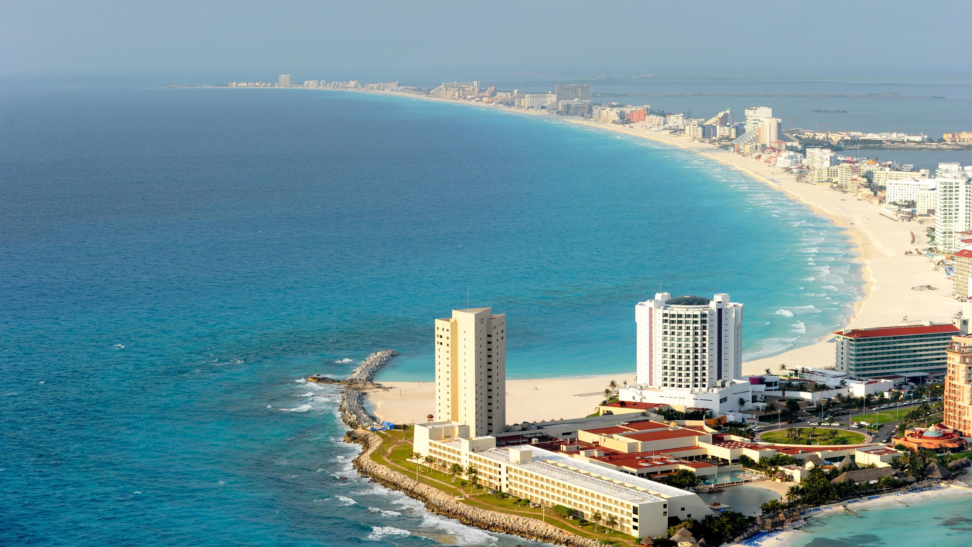 Travel Experts Weigh In On Whether Tourists Should Cancel Mexico Trips Travel Experts Weigh In On Whether Tourists Should Cancel Mexico Trips