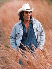 David Lee Murphy is just one of dozens of singers who rose to prominence in country music in the 1990s.