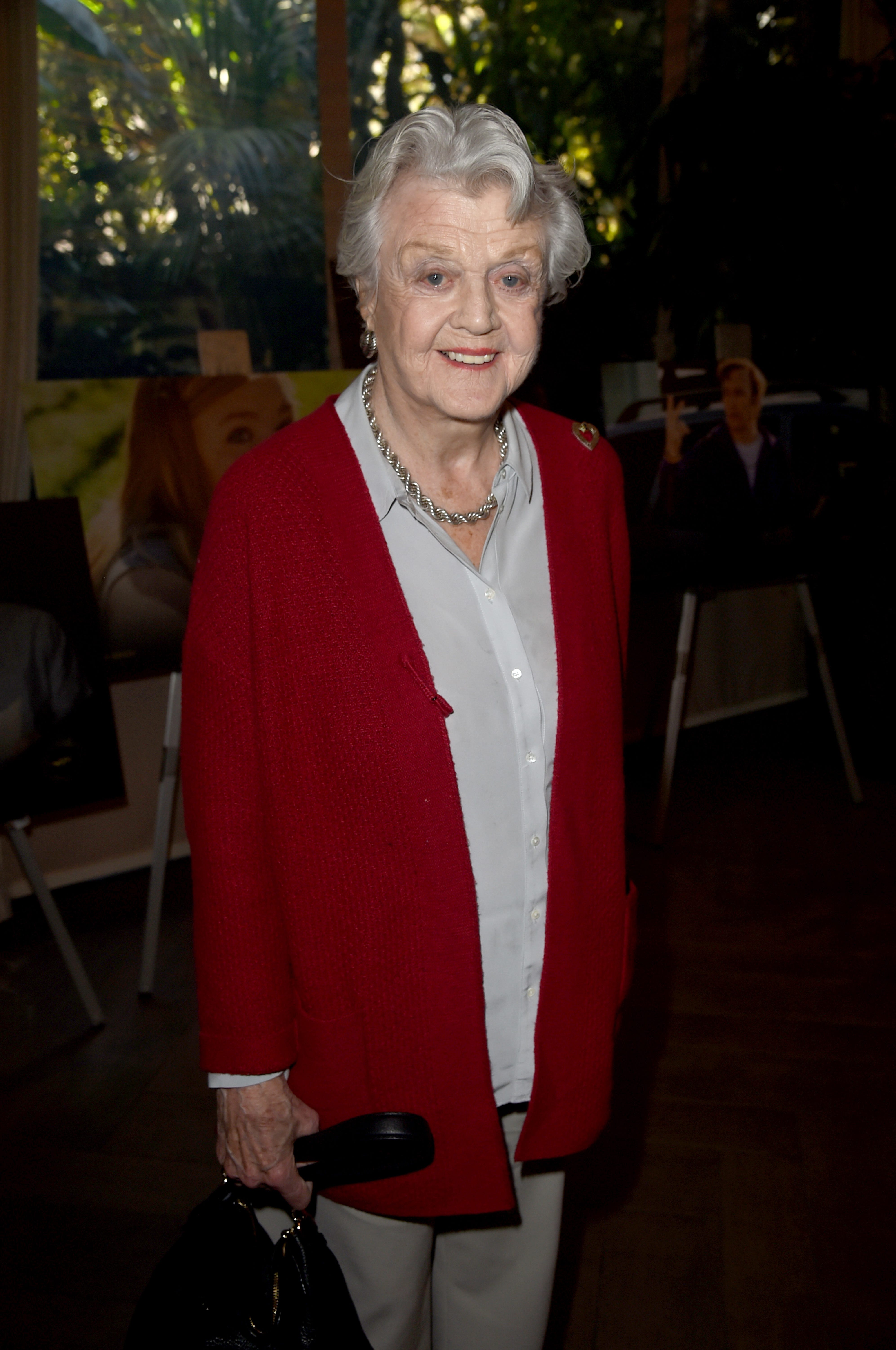 Angela Lansbury Tells Golden Globes Oscar Hopefuls I Ve Been There