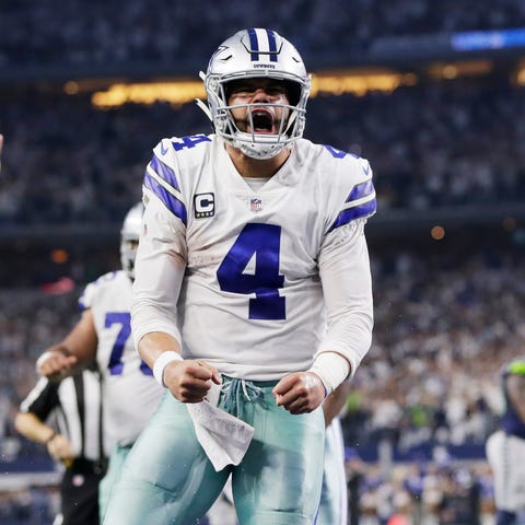 Dallas Cowboys quarterback Dak Prescott (4)...