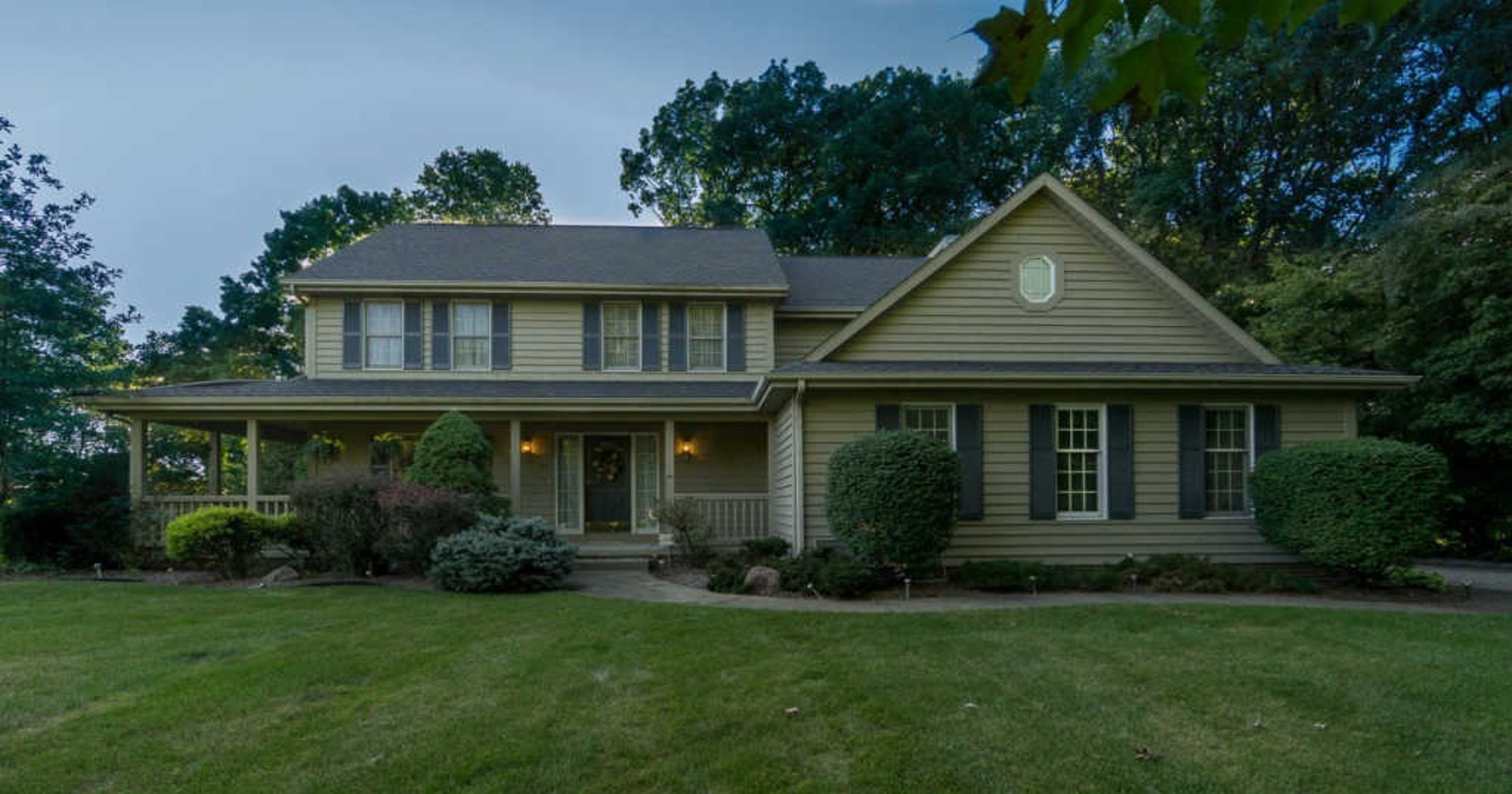 Virtual Tour: Excalibur Court home offers spacious living at $350K