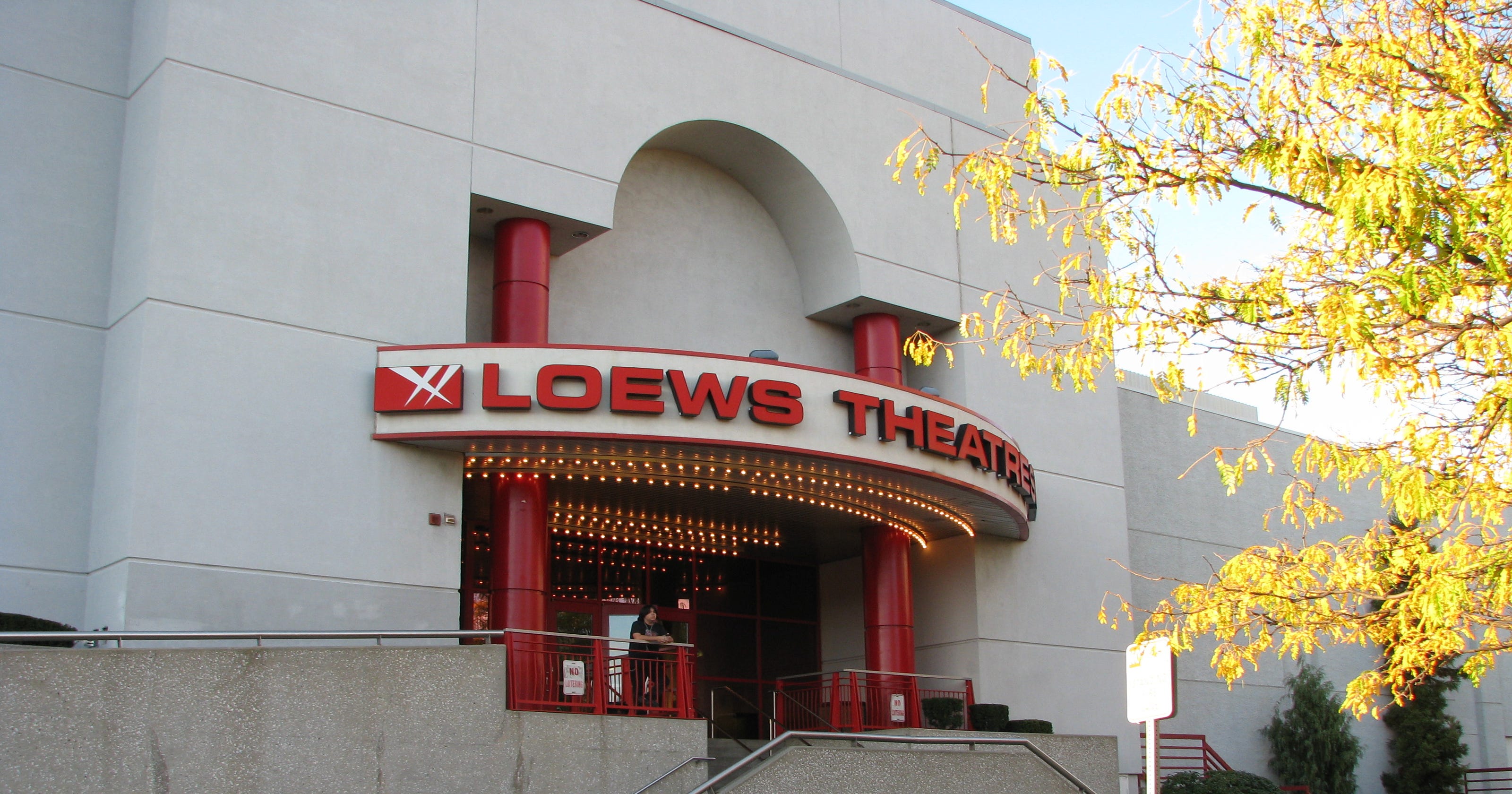 Popcorn machine catches fire at Wayne NJ AMC in ...