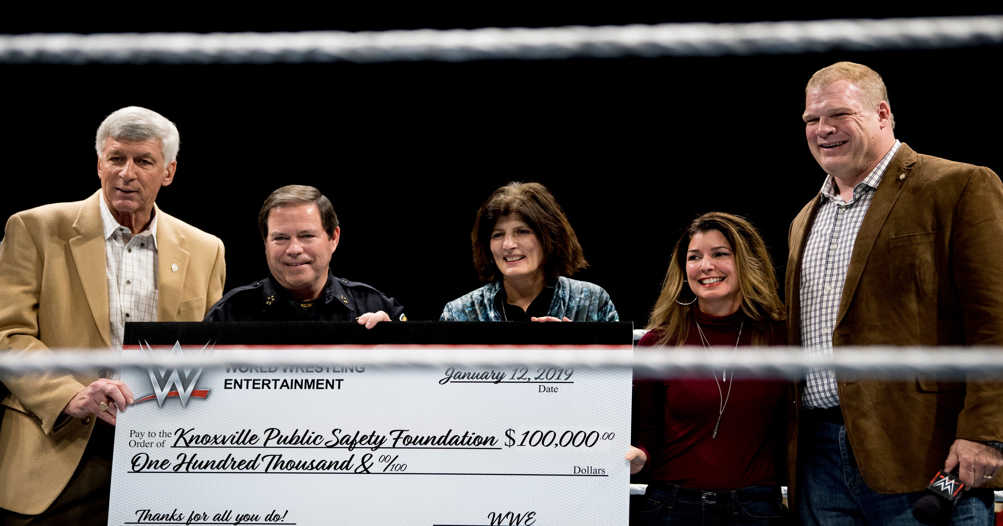 Glenn Jacobs presents 100K check to nonprofit at WWE Live house show