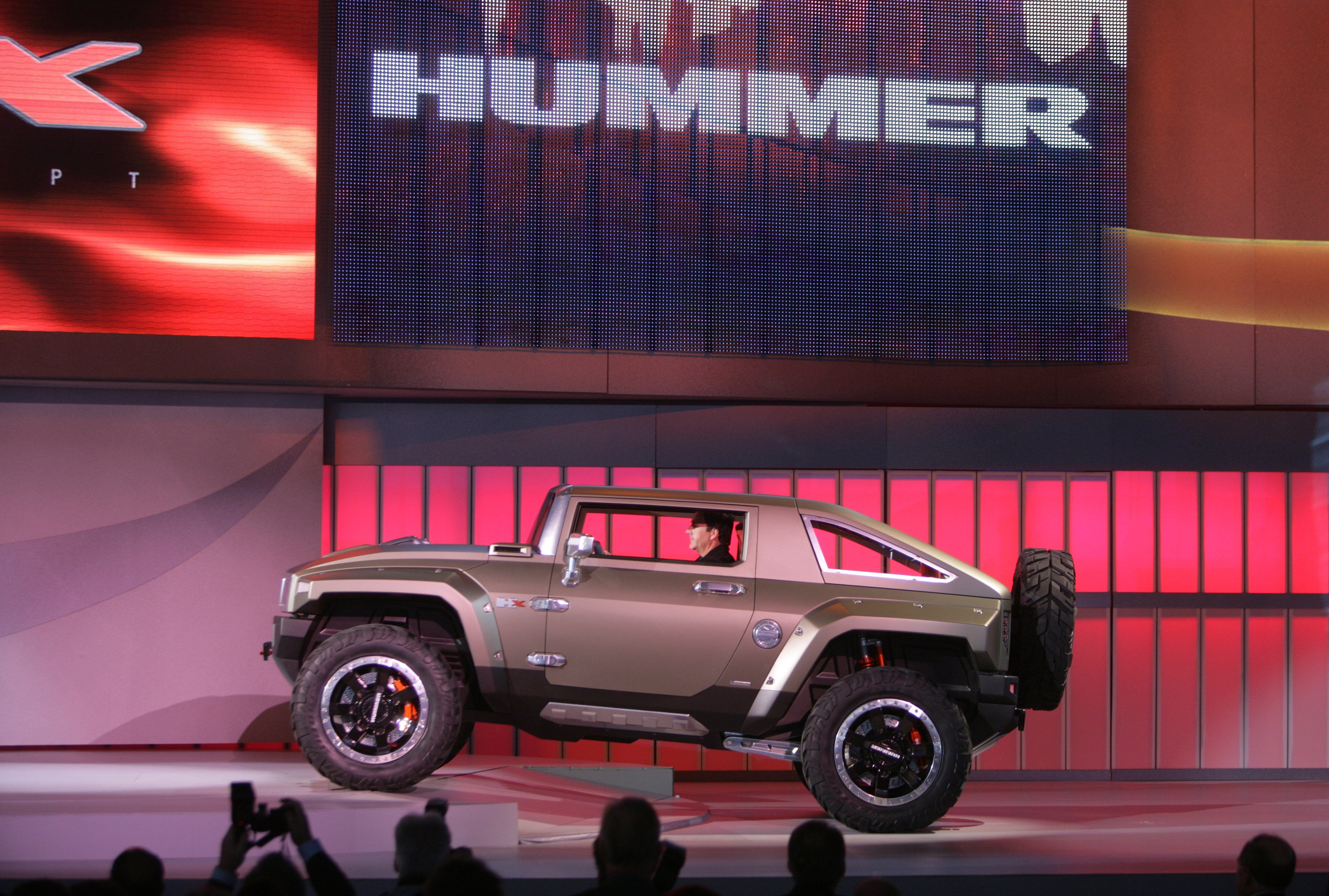 GM to revive Hummer name, but not the brand, in a new all-electric pickup – Yakanak News