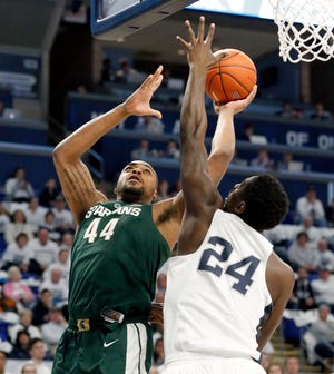 Nick Ward (44) and Michigan State will ride a 10-game win streak into Thursday's matchup at Nebraska.