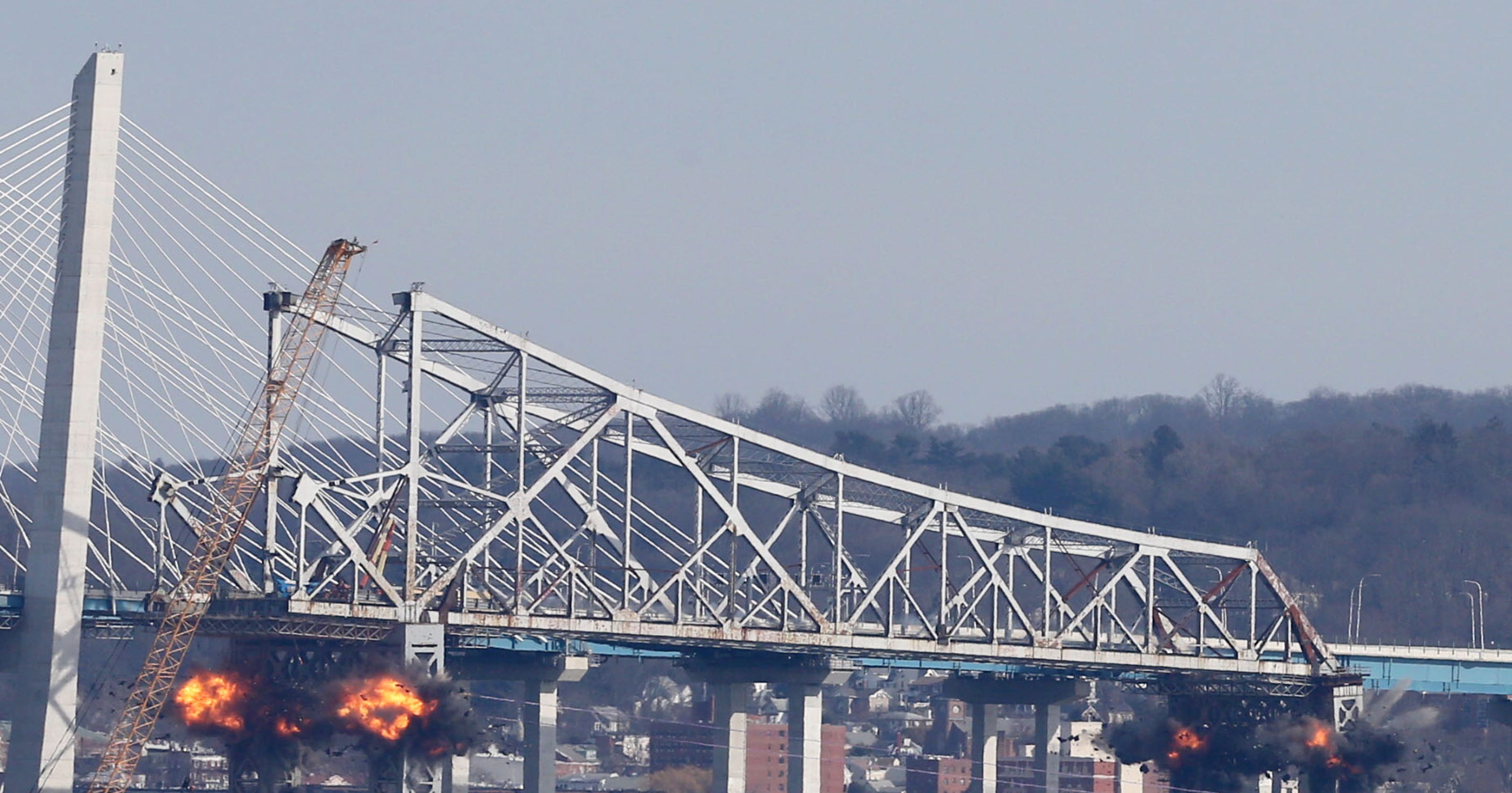 Tappan Zee Bridge fun video See bridge go down then up then down