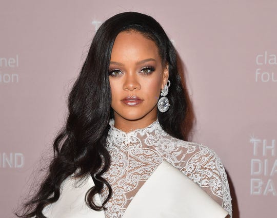 Rihanna sues her father for exploiting her name in business deals