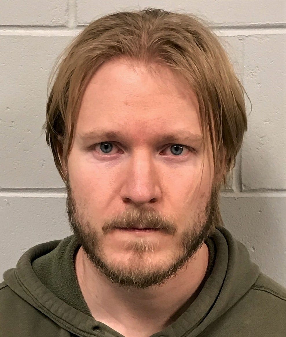 988px x 1164px - Suspect, 32, allegedly had more than 1,000 images of child pornography