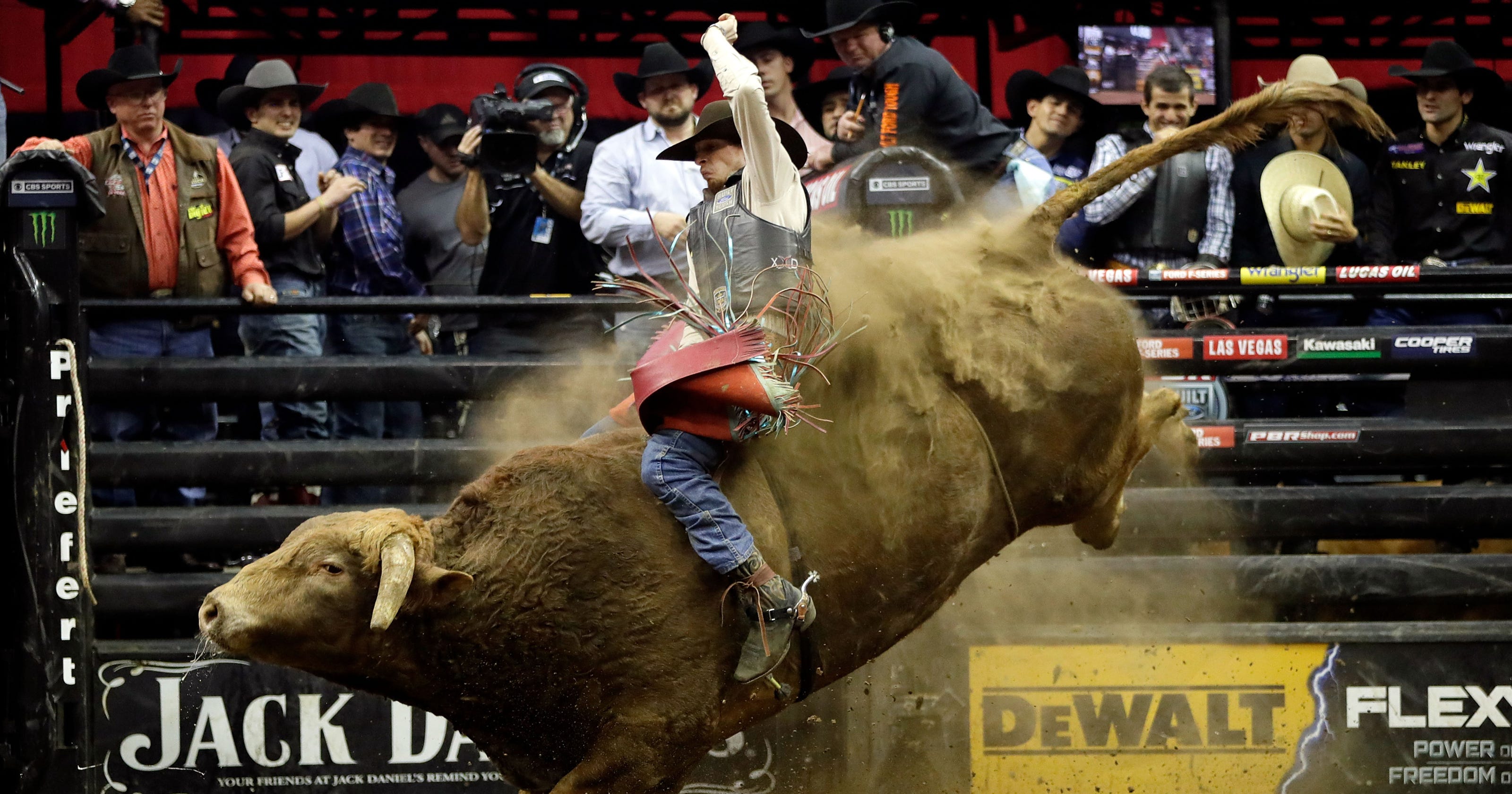 Bull rider Mason Lowe, ranked No. 18, dies after bull steps on chest