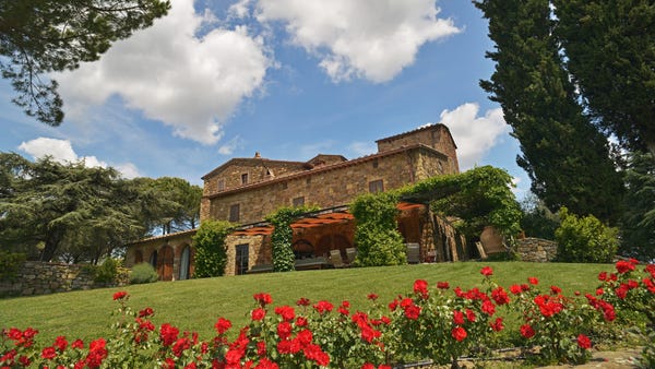 This villa in Chianti has 12 bedrooms and 8.5...