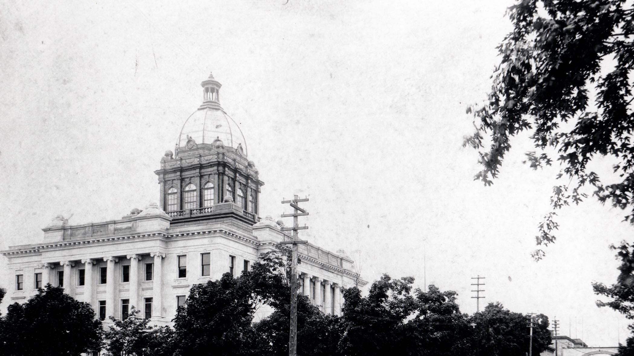 Manitowoc history First courthouse was burned to ground by inmate