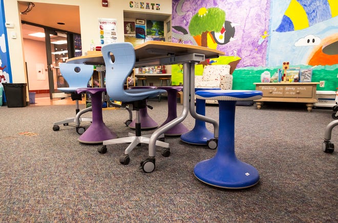 As part of its transformation into a modern lab, Memphis Elementary School replaced the stationary desktop computers and desks with movable furniture and new Chromebooks.