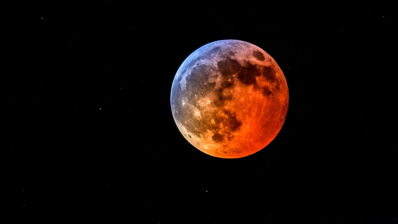 Lunar 2019: the super blood moon in Louisville
