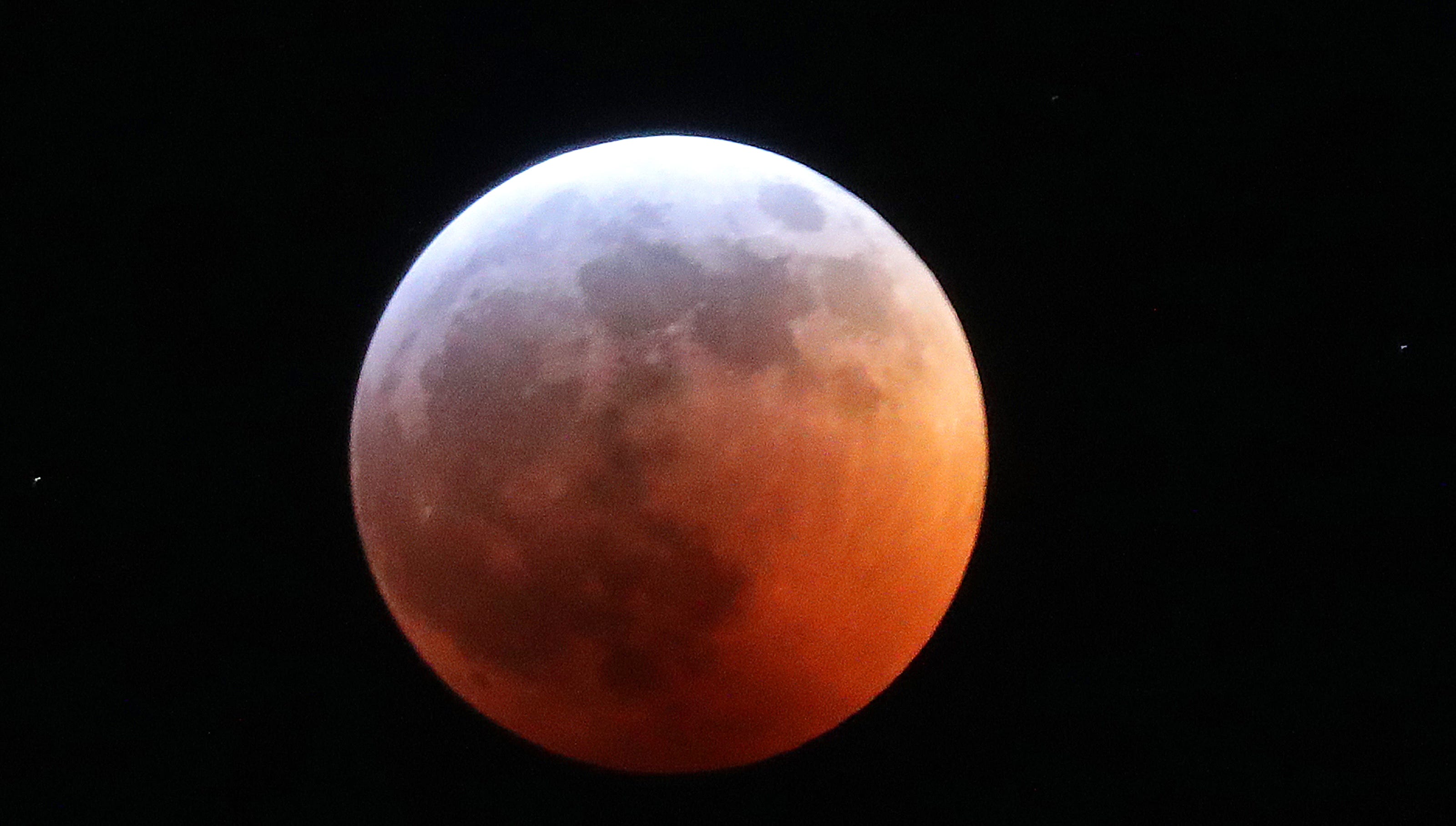 First total lunar eclipse in Wisconsin in more than three years