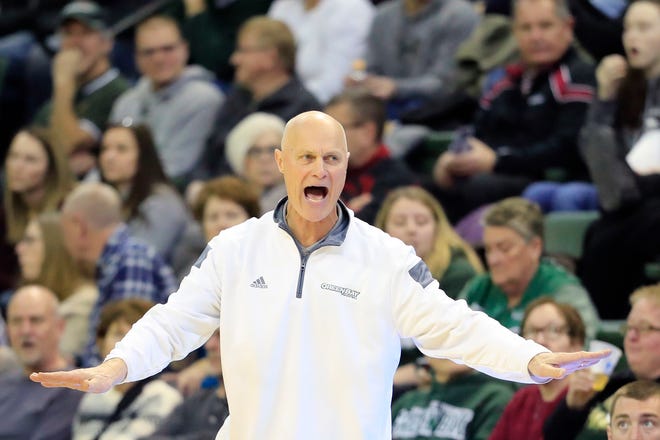 Uwgb Women Give Up Late Lead In Wnit Loss