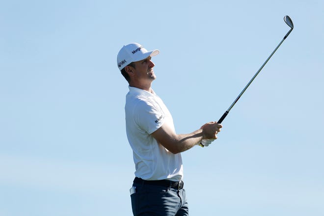 Justin Rose finished 3-under 69 Saturday to hold three-shot lead after the third round of the Farmers Insurance Open at the Torrey Pines Golf Course in San Diego.