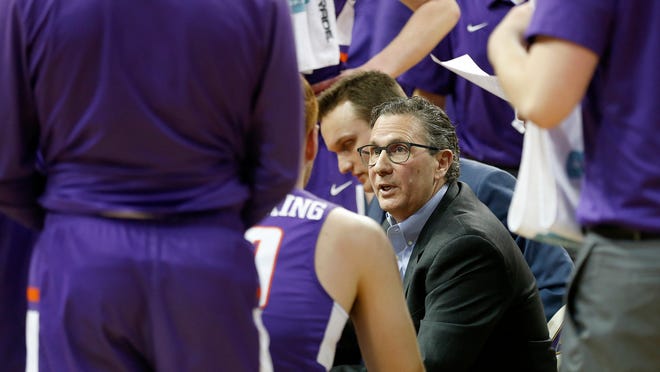 Reynolds Ue Can T Afford Another Miss In Men S Basketball