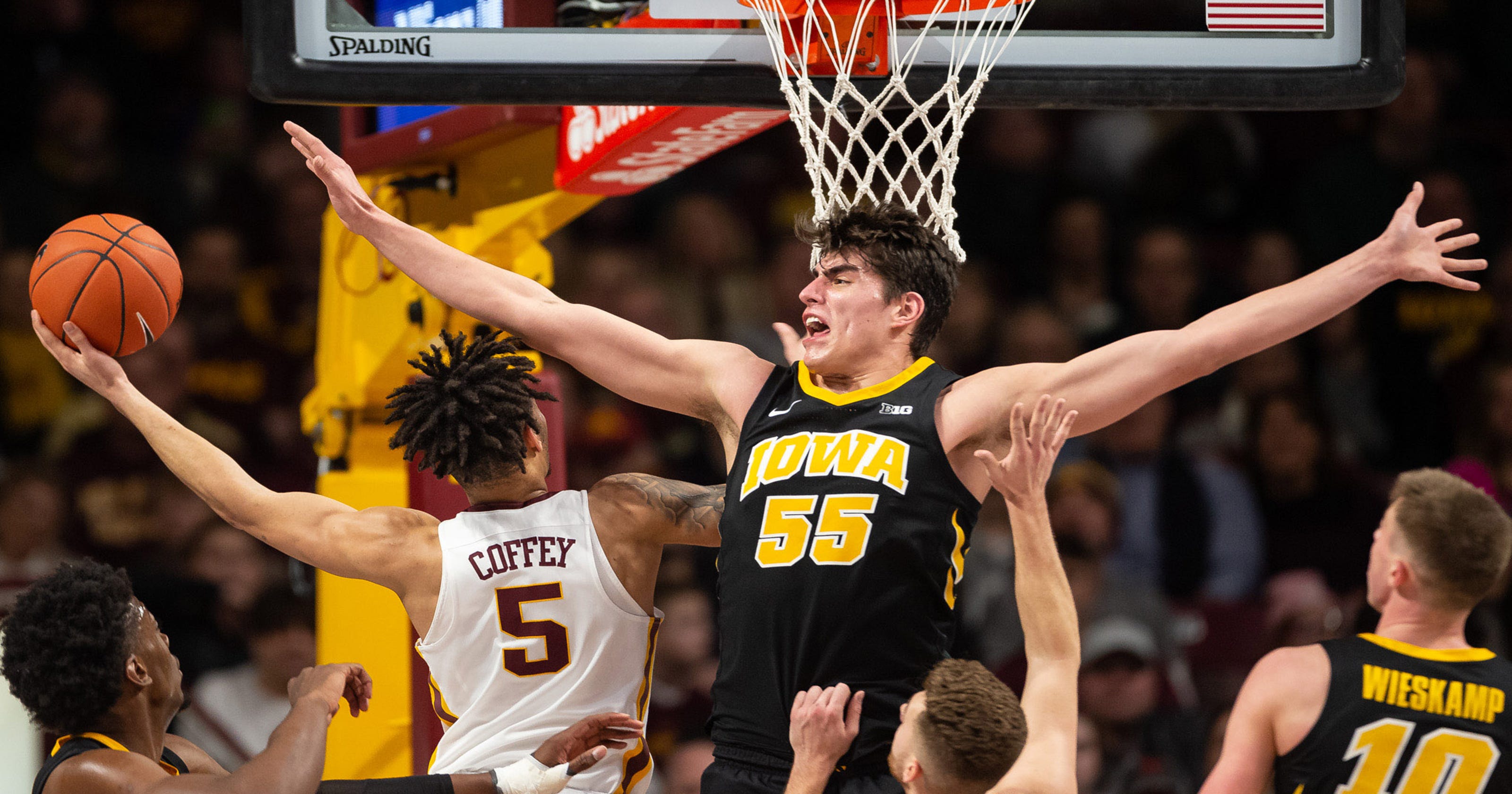 Photos: Iowa Hawkeyes play against the Golden Gophers in ...