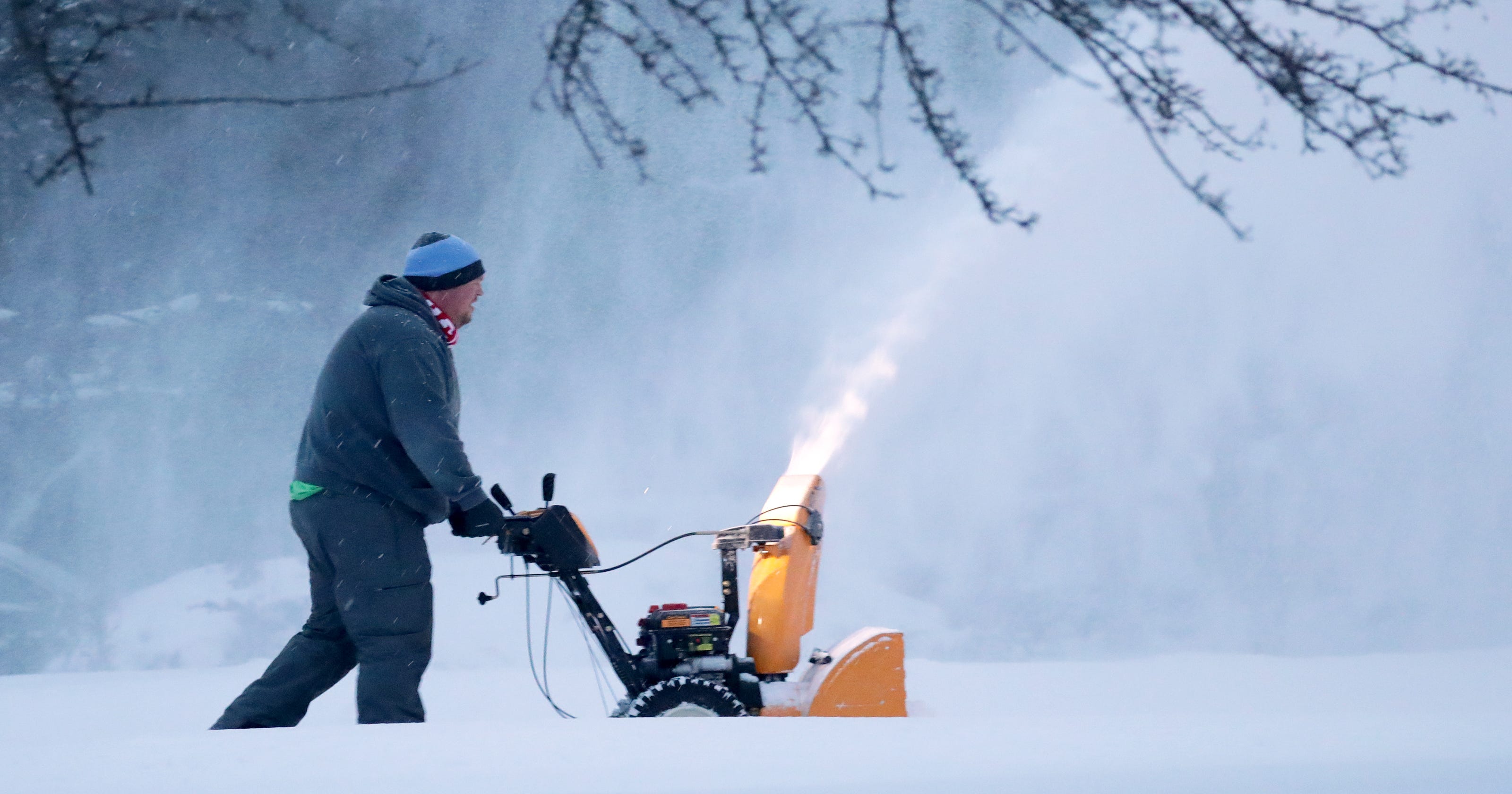 Wisconsin Snowstorm Milwaukee Wakes Up To Blizzard Like