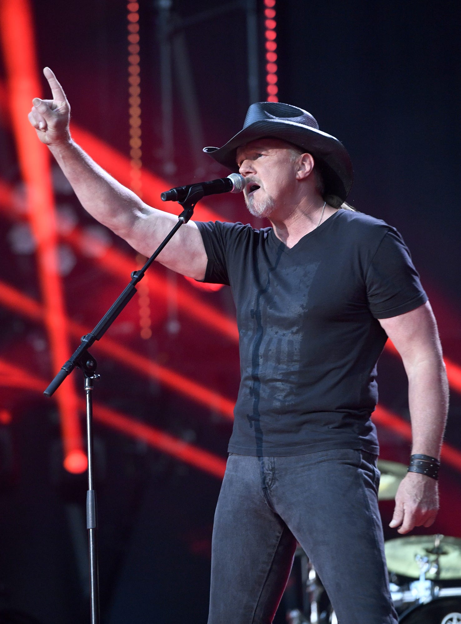 Trace Adkins to celebrate 25 years with streaming concert
