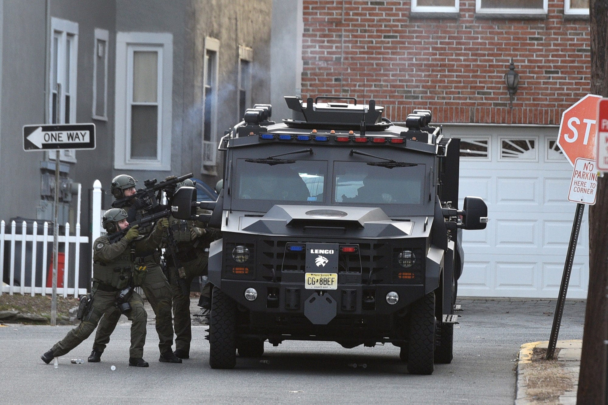 Bergen County standoff ends peacefully